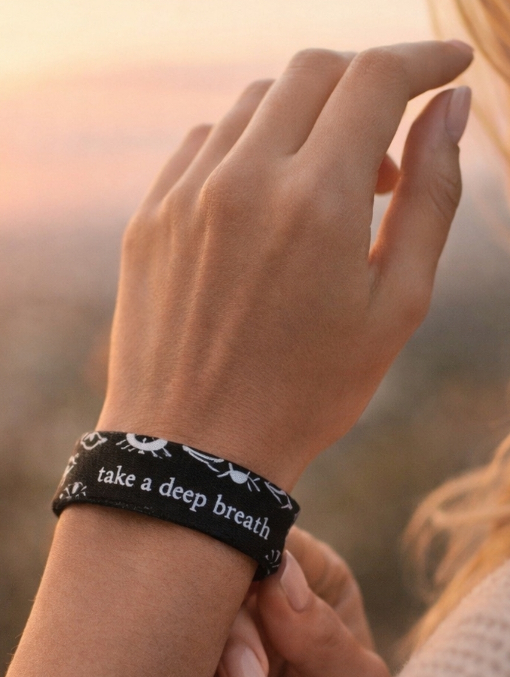 Zox Take a Deep Breath Bracelet Black White Eye Print Stretch Band #1816